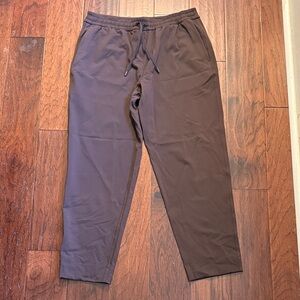 Lululemon Tapered-Leg Mid-Rise Pant 7/8 Luxtreme